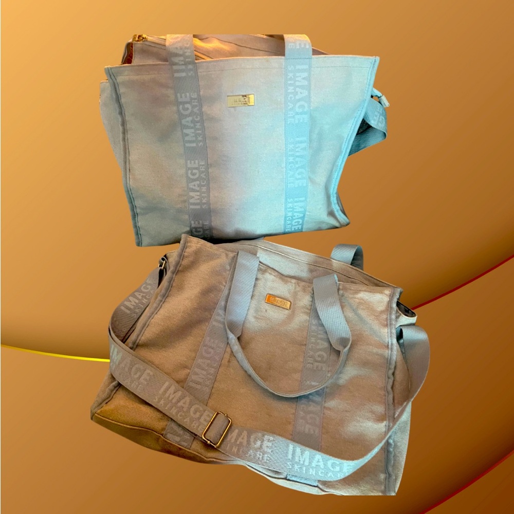 Image Skin Care 🧖🏽‍♀️Blue faux jeans, summer tote!